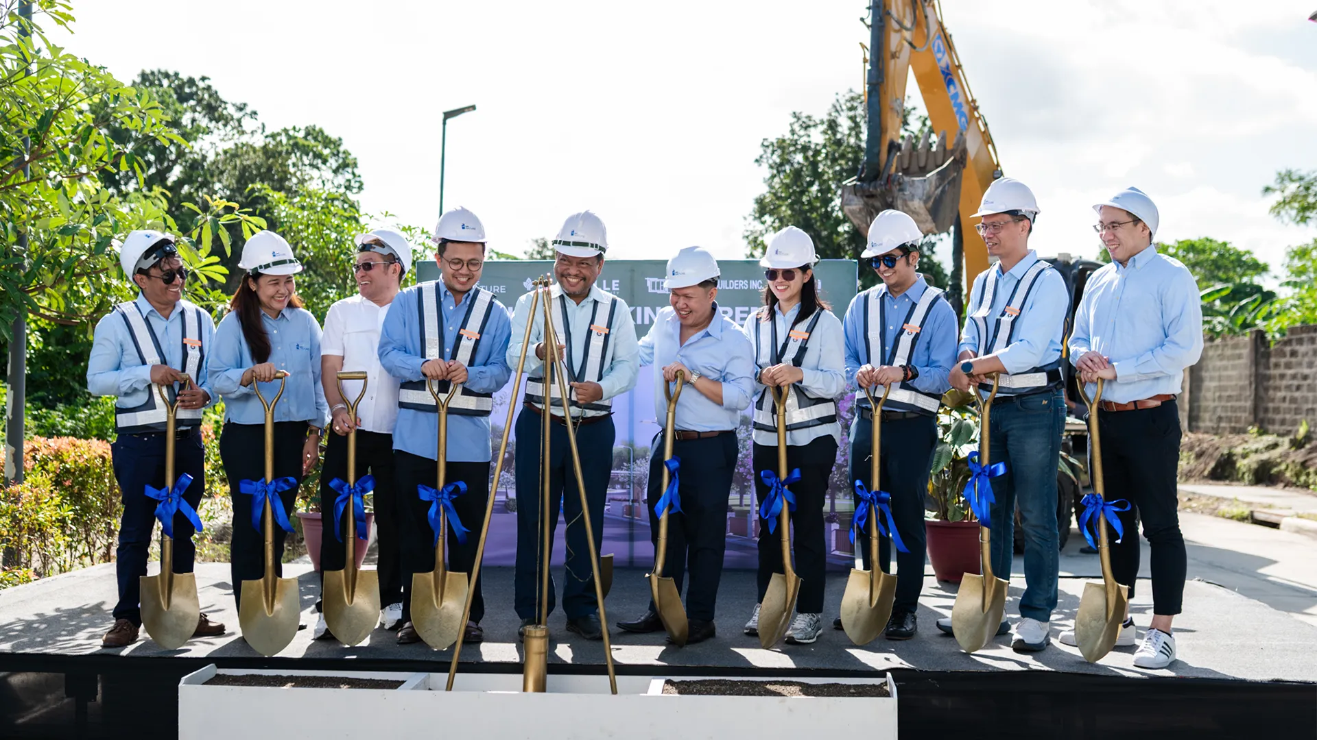 Left to right: Denis Obedoza - Senior EDMR Manager|Buenaventura Paa Jr. - SAVP - Planning, Innovation, and Design| Rommel de Guzman - AVP - Architectural Design|Hon. Armando Vito Brgy. Captain - Brgy. Granada, Bacolod|Anne Jane Serrano - Asst. Project Development Manager|Dareen Carl Navarro - Project Development Manager|Mayer Piano - Sr. Engineering Manager|Lloyd Anderson Muntuerto - Owner, Castcrete Builders Inc.|Redenne Tadeo - Sr. Pre-Operations & Technical Manager|Aldin Astley Ong - Pre-Operations & Technical Manager