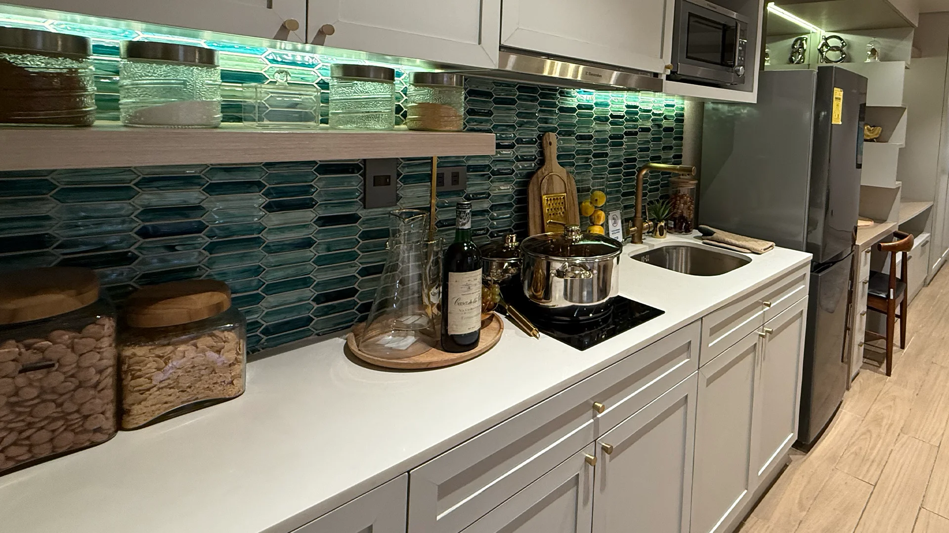 SMDC-Hill-Interior-Kitchen.webp