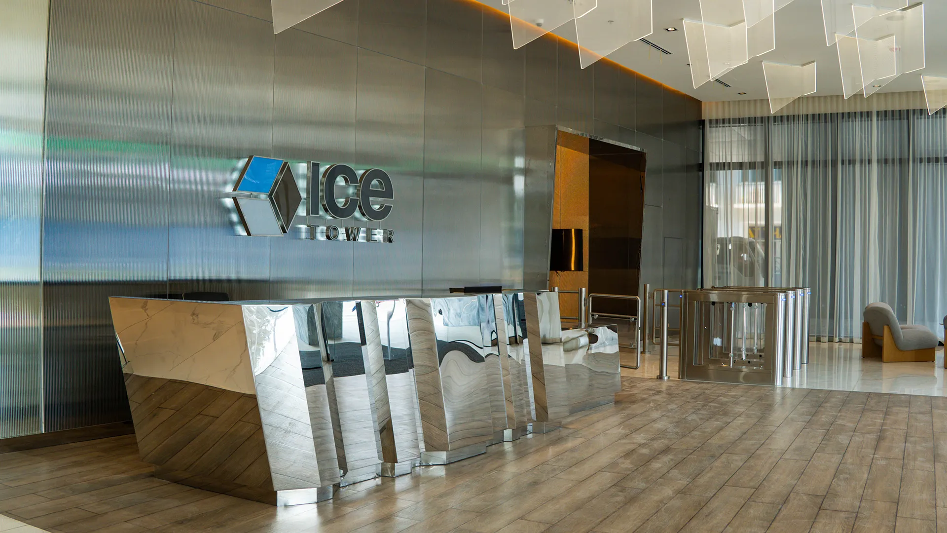 Ice Tower, from the beginning, is designed for both living and working.