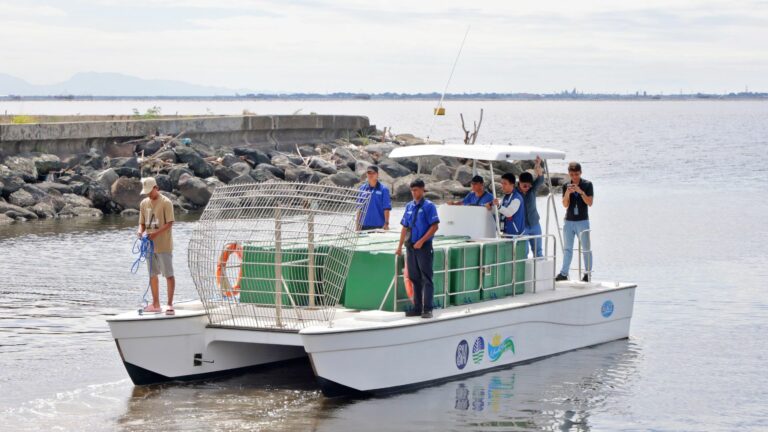 The 30-foot catamaran is designed to efficiently collect and carry up to 1 ton of waste.