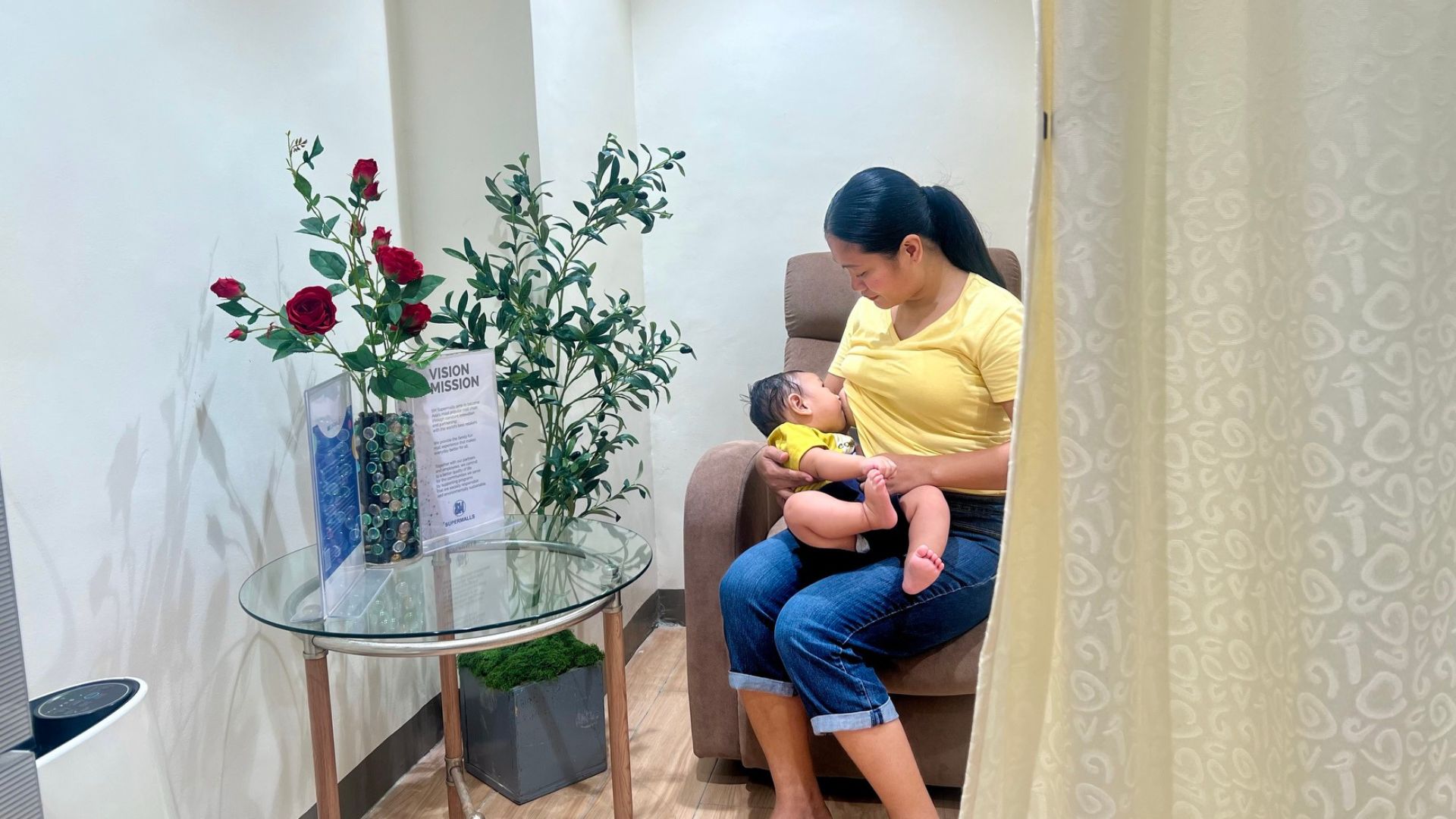 Supporting moms every step of the way! SM City Manila proudly upholds its Mother-Baby Friendly Certification, creating safe and comfortable spaces for breastfeeding families