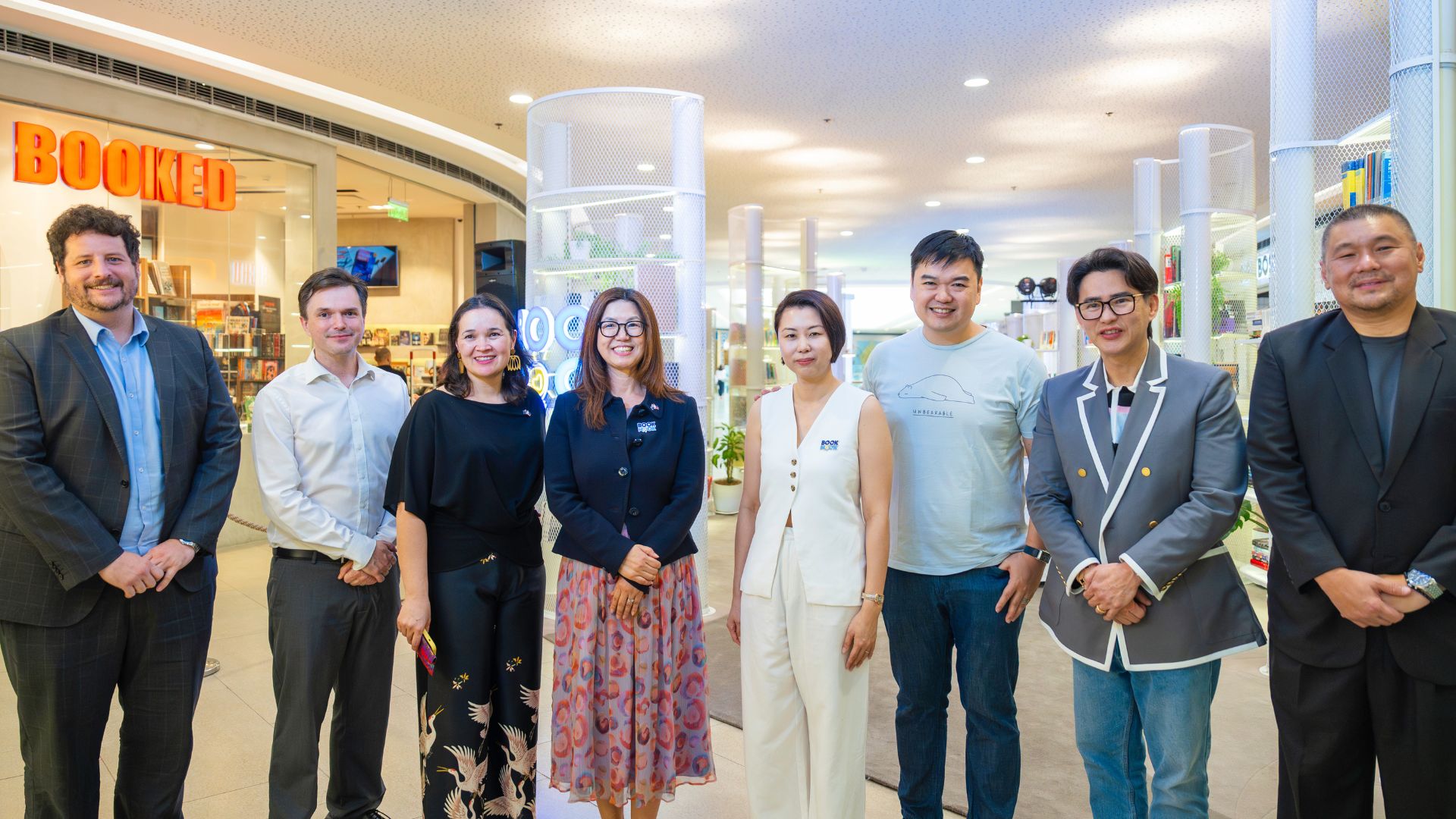 Senior officials from the Australian Embassy and SM Supermalls supported the unveiling of the Australia Corner at SM Podium’s Book Nook. In photo from left: Australian Embassy Counsellors Luke Villiers (Economic), Peter Adams (Development), and Johanna Stratton (Political and Public Diplomacy), with Ambassador Hae Kyong Yu, Book Nook pioneer Architect Shereen Sy, SM Engineering Design and Development President Hans Sy Jr., SM Supermalls president Steven Tan, and executive vice president for marketing Joaquin San Agustin.